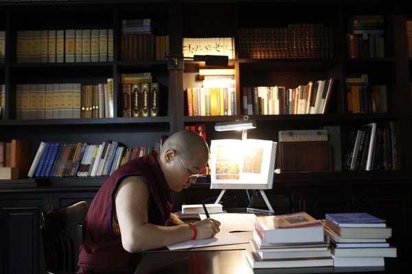 巴沃仁波切开示首先,我为何焦虑?为何沮丧?为何压抑?为何困惑?